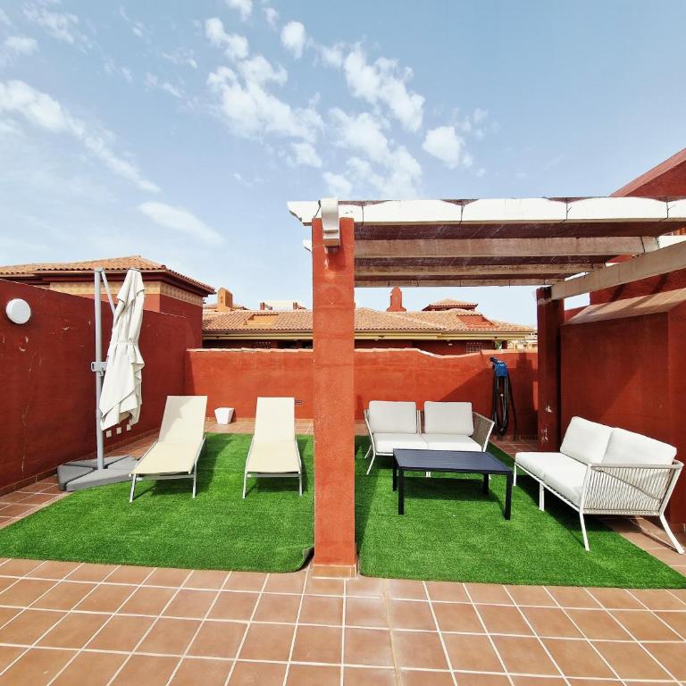 Reserva Rooftop Retreat 2BR Penthouse with Private Rooftop, 2 Pools, Parking & AC - Apartamento de 2 dormitorios con vistas a la montaña - 27