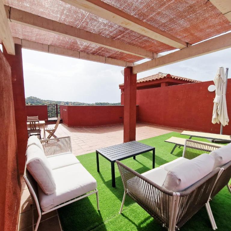 Reserva Rooftop Retreat 2BR Penthouse with Private Rooftop, 2 Pools, Parking & AC - Apartamento de 2 dormitorios con vistas a la montaña - 30