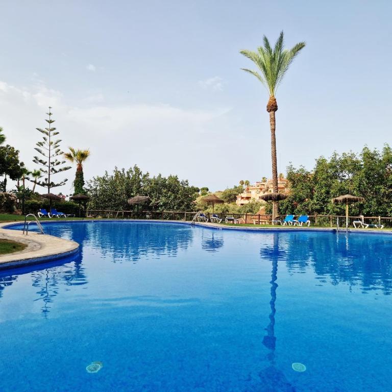 Reserva Rooftop Retreat 2BR Penthouse with Private Rooftop, 2 Pools, Parking & AC - Apartamento de 2 dormitorios con vistas a la montaña - 60