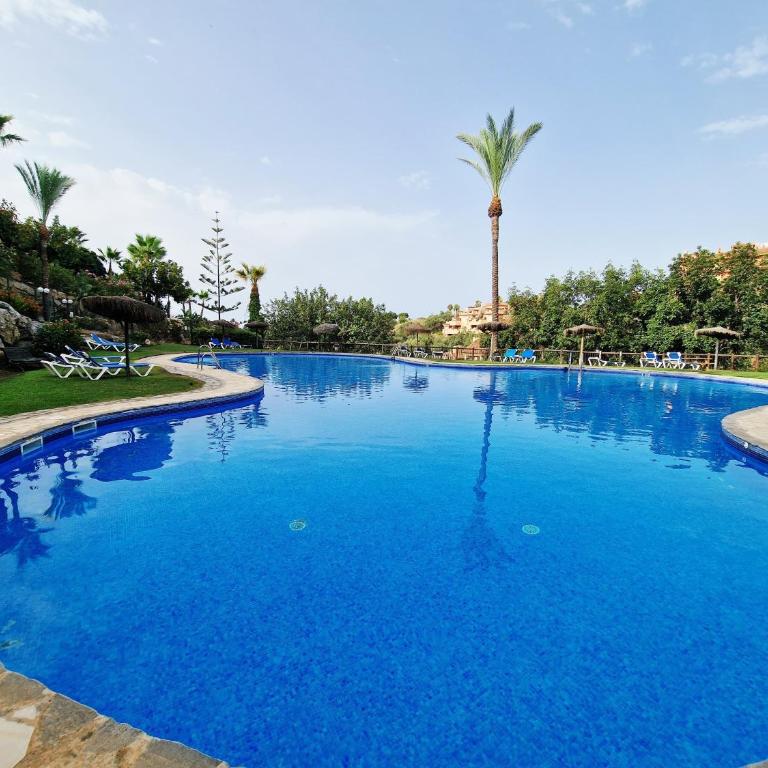 Reserva Rooftop Retreat 2BR Penthouse with Private Rooftop, 2 Pools, Parking & AC - Apartamento de 2 dormitorios con vistas a la montaña - 65