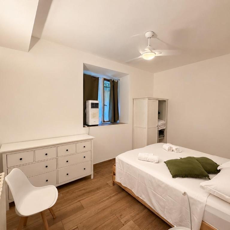 Appartamento Storico in Villa Anni '30 - Vicino al Centro Como - Appartamento con 1 Camera da Letto - 2