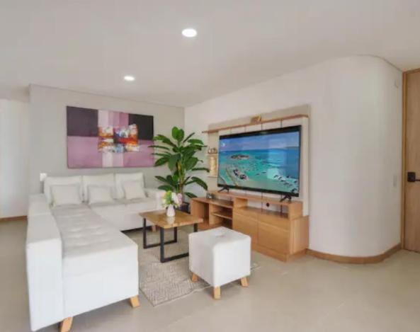 Espectacular apartamento con la mejor vista, Poblado Medellin - Three-Bedroom Apartment - 3