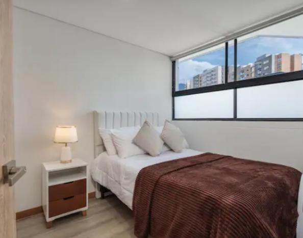Espectacular apartamento con la mejor vista, Poblado Medellin - Three-Bedroom Apartment - 6