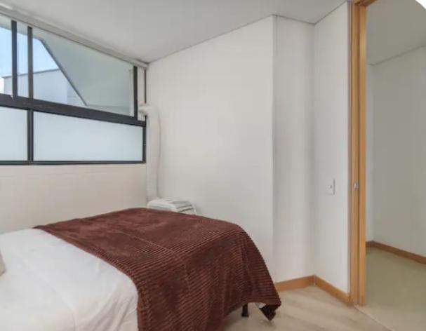 Espectacular apartamento con la mejor vista, Poblado Medellin - Three-Bedroom Apartment - 12