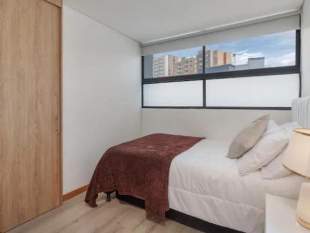 Espectacular apartamento con la mejor vista, Poblado Medellin - Three-Bedroom Apartment - 15