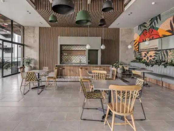 Espectacular apartamento con la mejor vista, Poblado Medellin - Three-Bedroom Apartment - 29