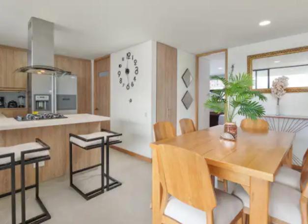 Espectacular apartamento con la mejor vista, Poblado Medellin - Three-Bedroom Apartment - 40