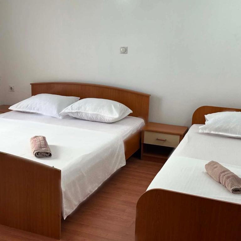 Rooms Ajllin - Trokrevetna Soba - 1