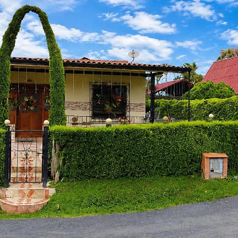 Casa campestre cerca de termales con WiFi y parqueadero - Three-Bedroom Home - 3