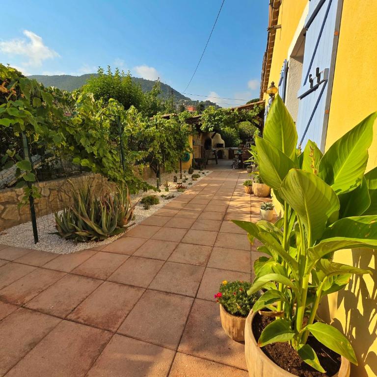 La Bastide Bohême Cozy studio, garden & parking - Maison 1 Chambre - 38