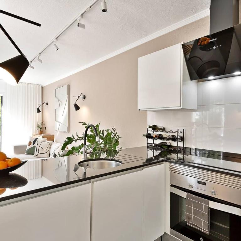 Townhouse w Pool, BBQ, Terrace & Garden - Stadthaus mit 2 Schlafzimmern - 2
