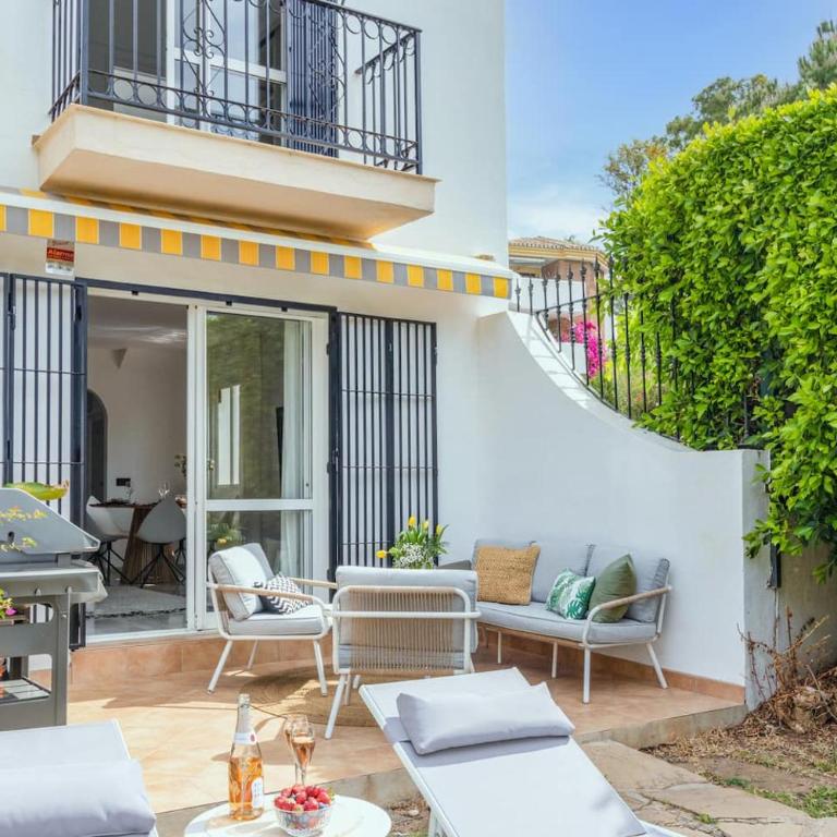 Townhouse w Pool, BBQ, Terrace & Garden - Stadthaus mit 2 Schlafzimmern - 33