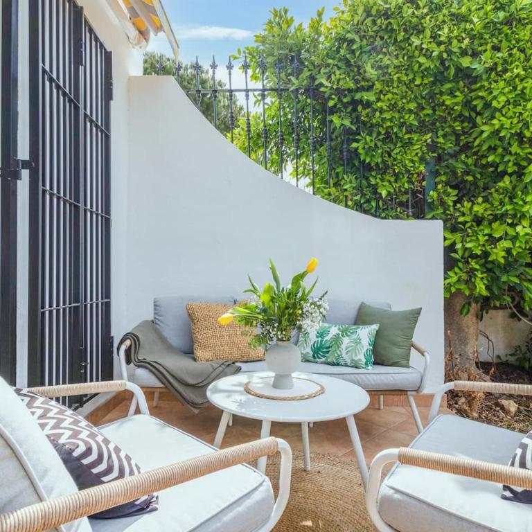 Townhouse w Pool, BBQ, Terrace & Garden - Stadthaus mit 2 Schlafzimmern - 21