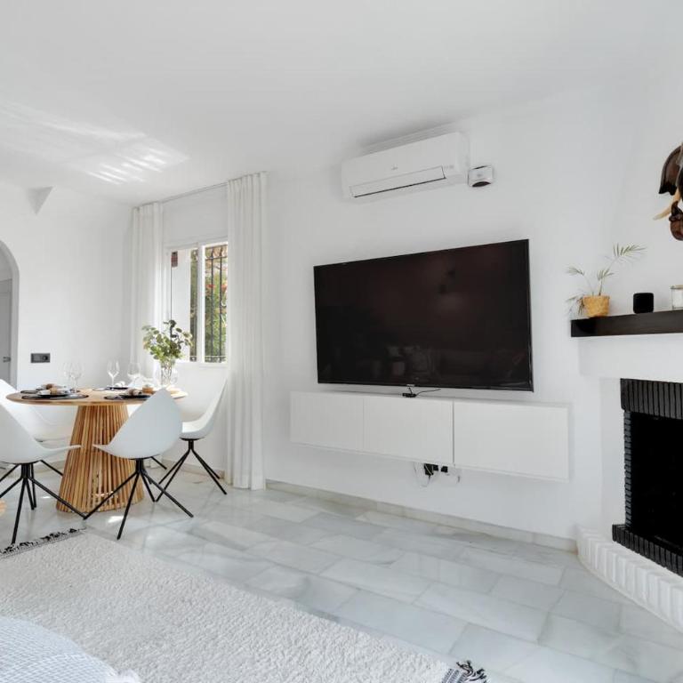 Townhouse w Pool, BBQ, Terrace & Garden - Stadthaus mit 2 Schlafzimmern - 31