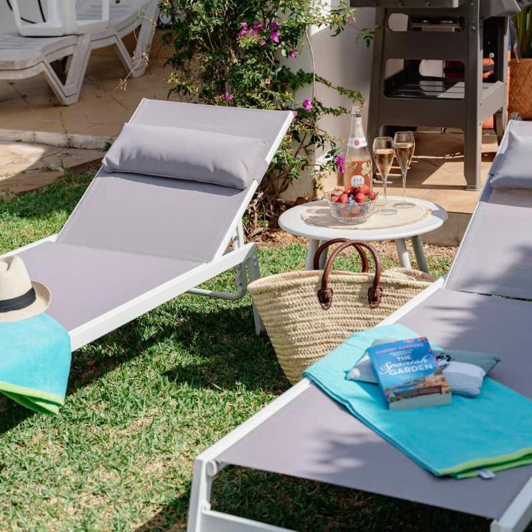 Townhouse w Pool, BBQ, Terrace & Garden - Stadthaus mit 2 Schlafzimmern - 22