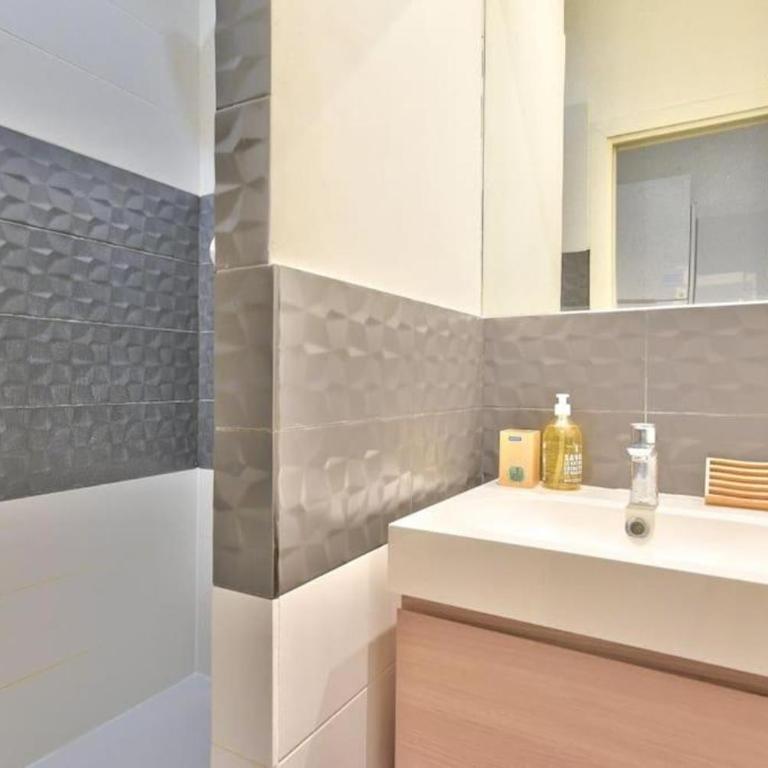 Suite Élégance - Design et Cosy - Vieux Lyon - One-Bedroom Superior Apartment - 12