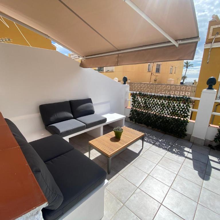 Malaga Beach House, 2 city bikes, 2 children's bikes, WiFi, BIG terrace, BBQ, Family, Childfriendly - Maison 2 Chambres - 37