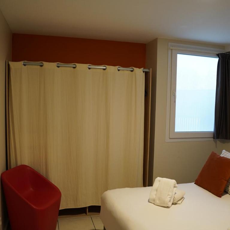 Best Western Hotelio Montpellier Sud - Appartement Lit King-Size avec 2 Canapés-Lits, Cuisine, Baignoire et Terrasse Privée - Non-Fumeurs - 8