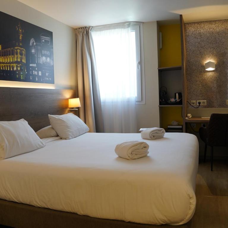 Best Western Hotelio Montpellier Sud - Chambre Lit King-Size Supérieure - Vue sur Piscine - Non-Fumeurs - 1