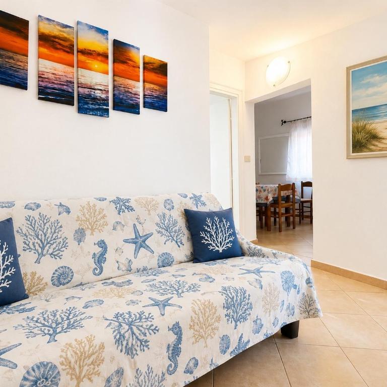 Mirto Beachside Apartment - 2BR - Wi-Fi - AC - 100m from the Beach - BBQ - Parking - Casa con 2 Camere da Letto - 3