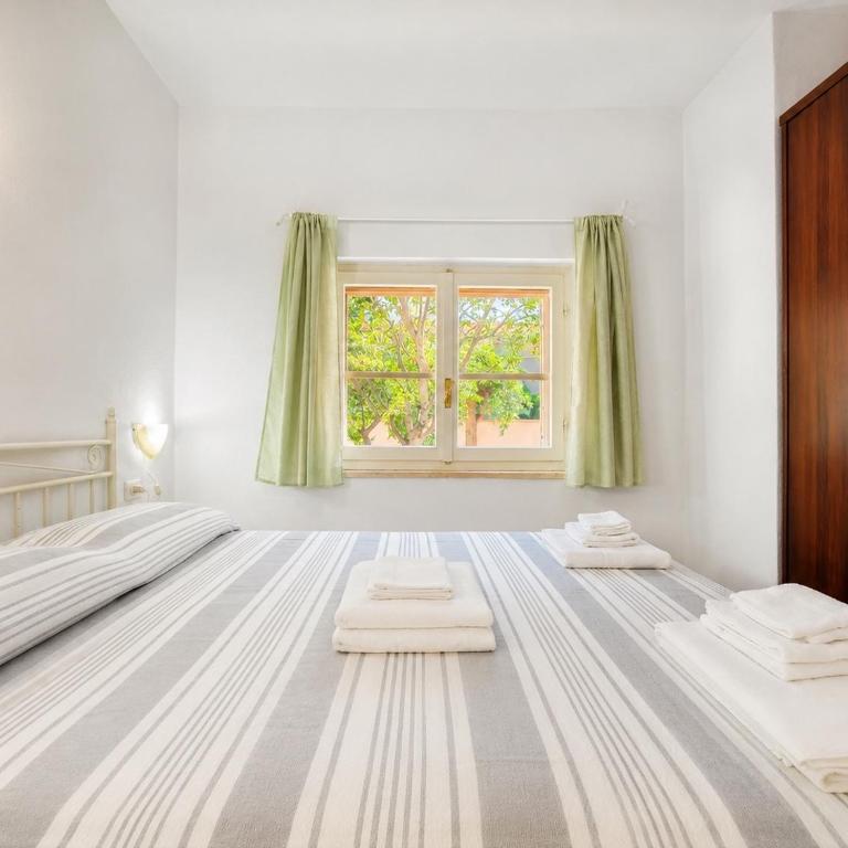 Mirto Beachside Apartment - 2BR - Wi-Fi - AC - 100m from the Beach - BBQ - Parking - Casa con 2 Camere da Letto - 4