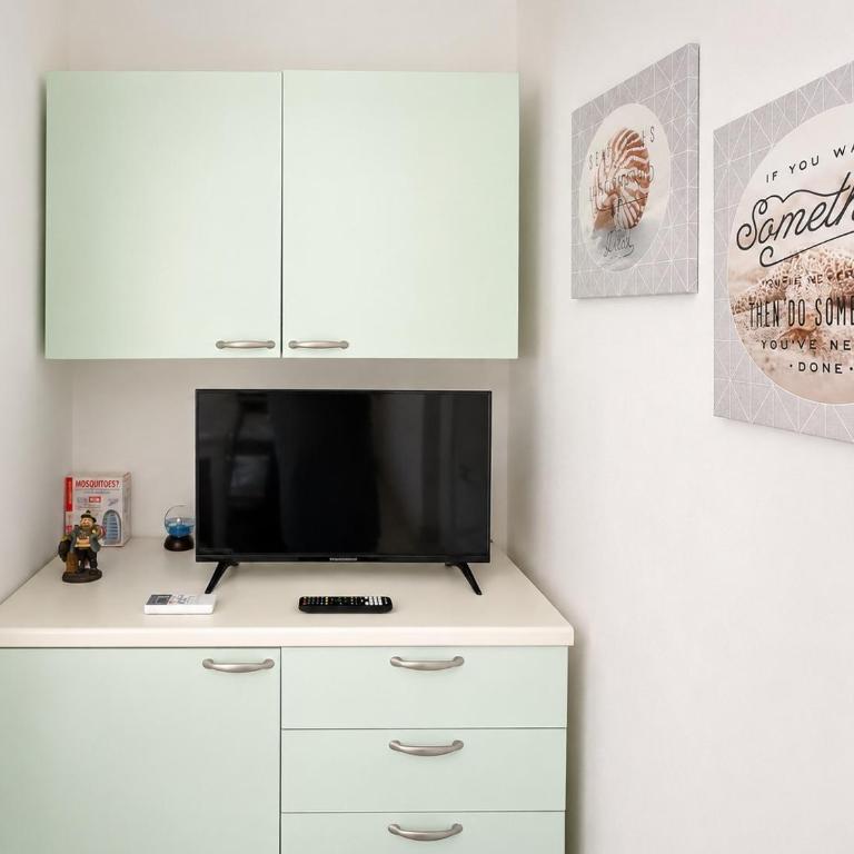 Mirto Beachside Apartment - 2BR - Wi-Fi - AC - 100m from the Beach - BBQ - Parking - Casa con 2 Camere da Letto - 12