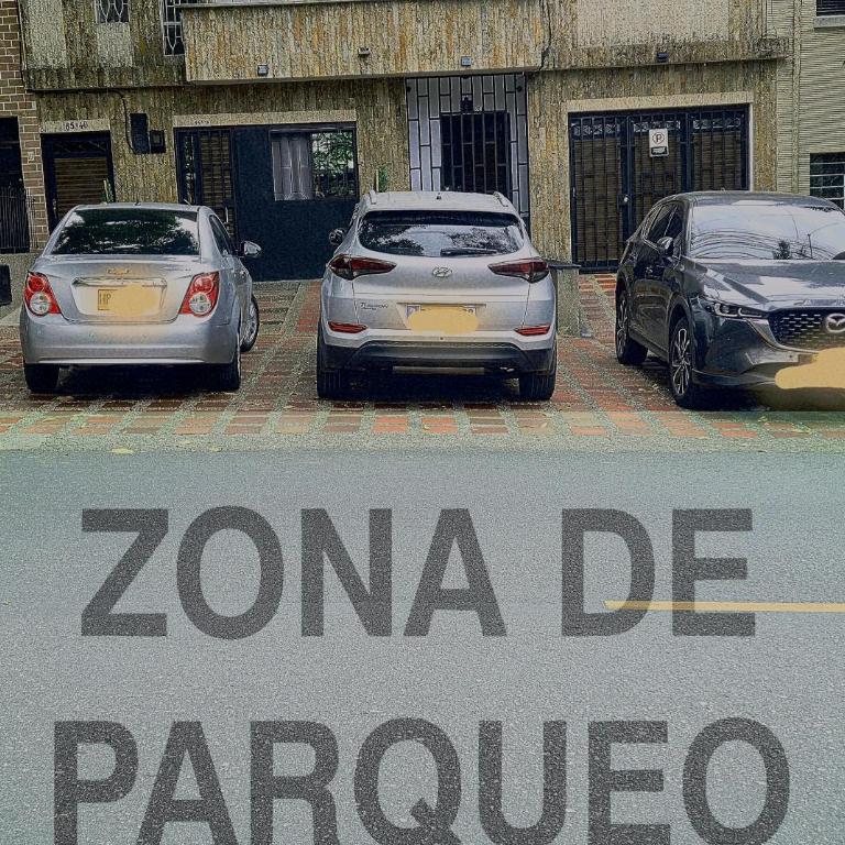 Apartaestudio in the heart of Medellín Laureles with a Comfortable king Bed - One-Bedroom Apartment - 2