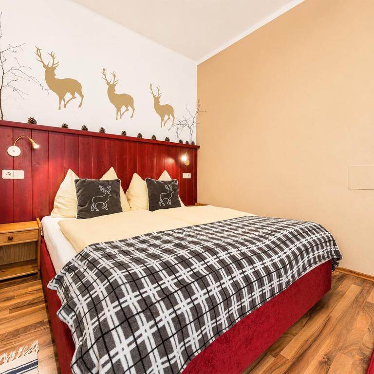 ALPINA Appartements Mallnitz - Apartment mit 2 Schlafzimmern und Bergblick - 1