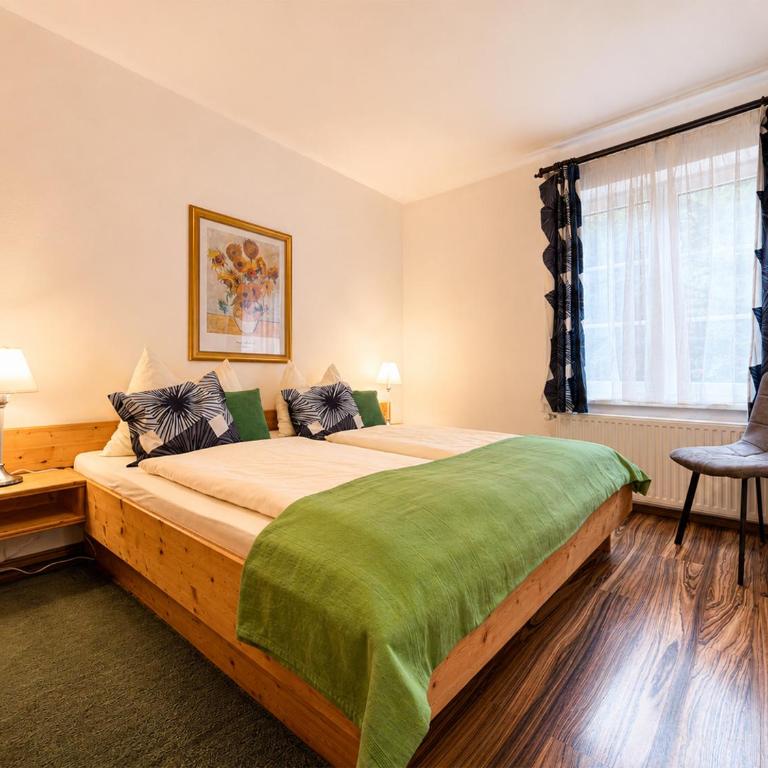ALPINA Appartements Mallnitz - Apartment mit 2 Schlafzimmern und Bergblick - 1