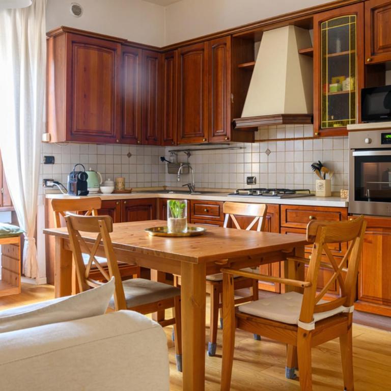 Casa Colombo - Appartamento con 2 Camere da Letto - 2