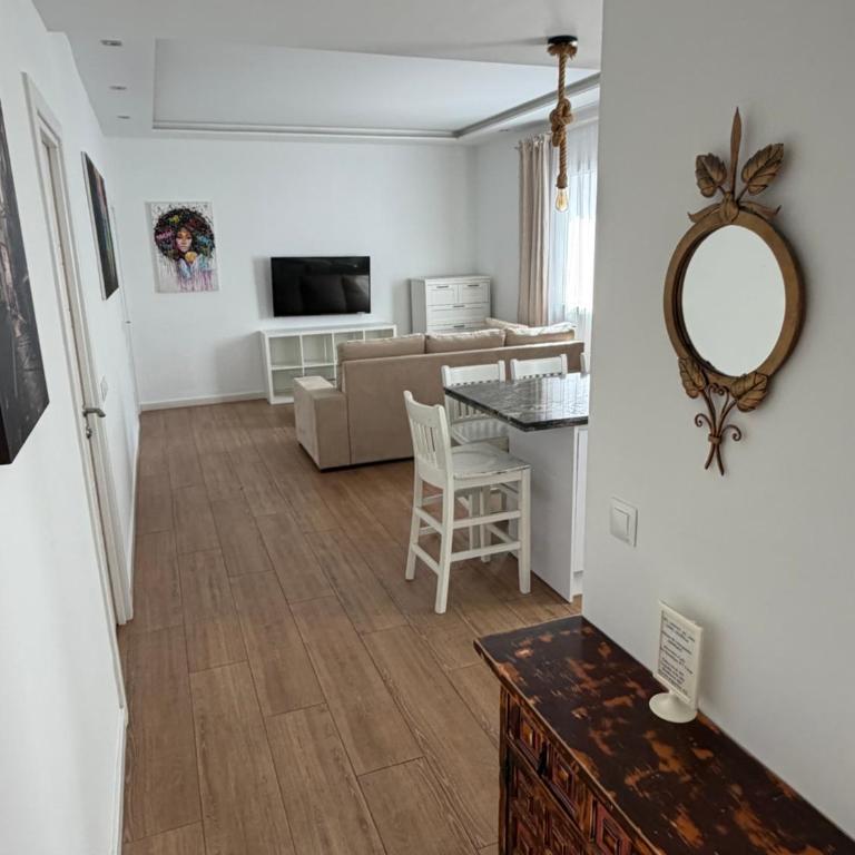 GENUAR APARTMENTS 3 Bedroom close to beach - Apartamento - 3