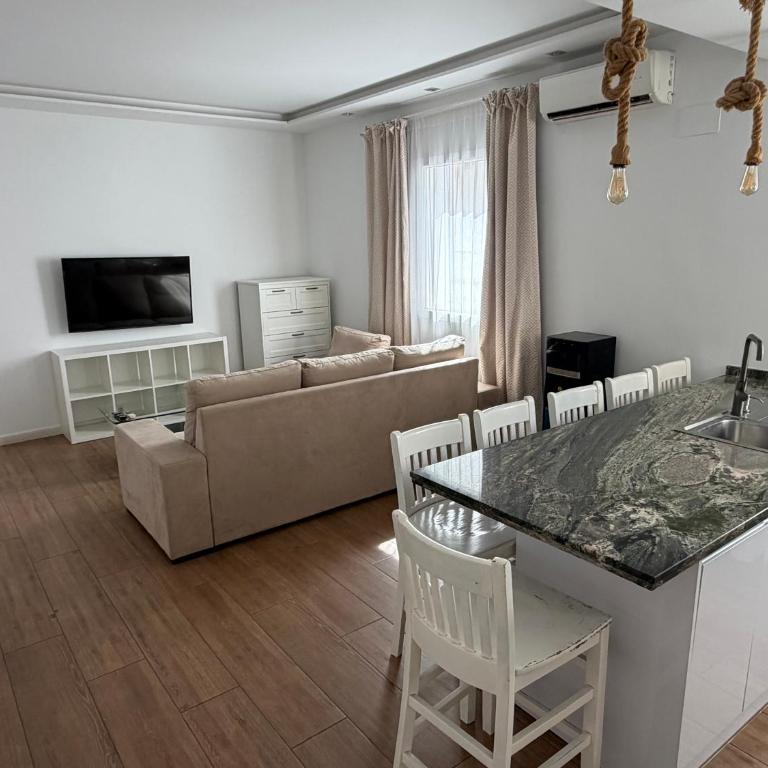 GENUAR APARTMENTS 3 Bedroom close to beach - Apartamento - 7