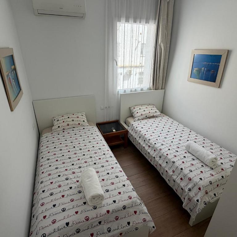 GENUAR APARTMENTS 3 Bedroom close to beach - Apartamento - 16