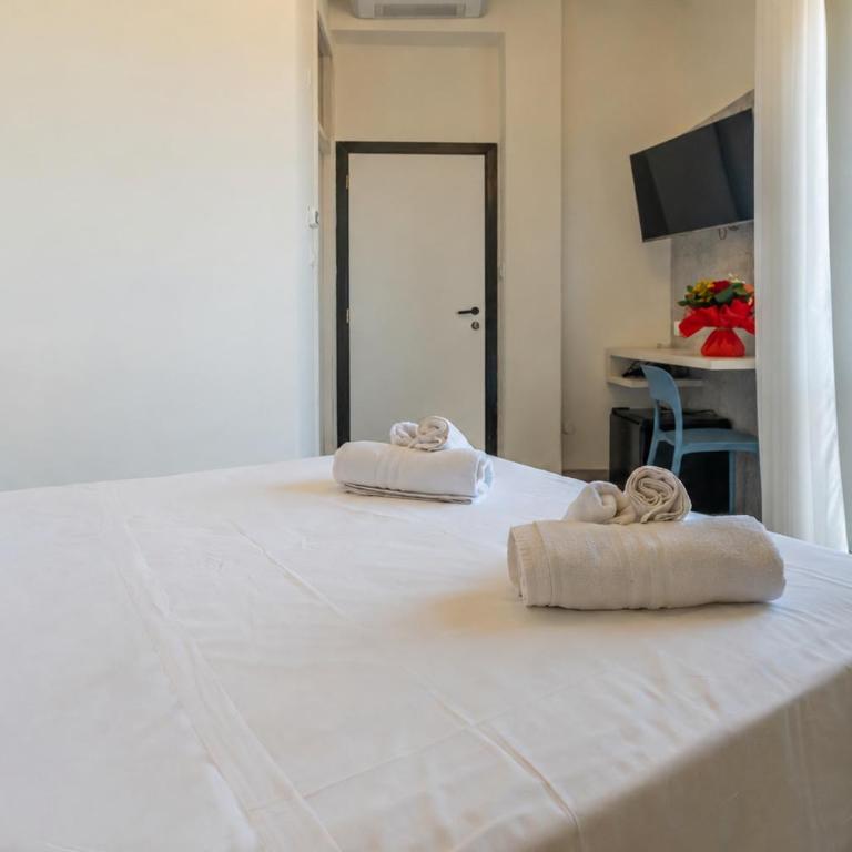 Hotel Airone - Camera Matrimoniale con Balcone e Vista Mare - 2