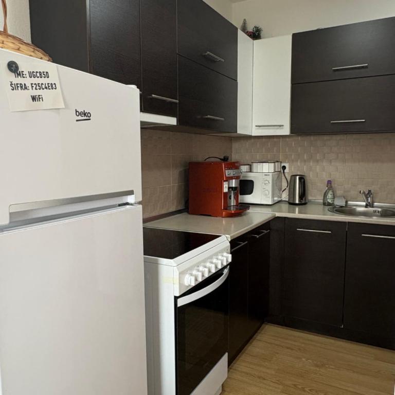 Apartman L&L - Three-Bedroom Apartment - 12
