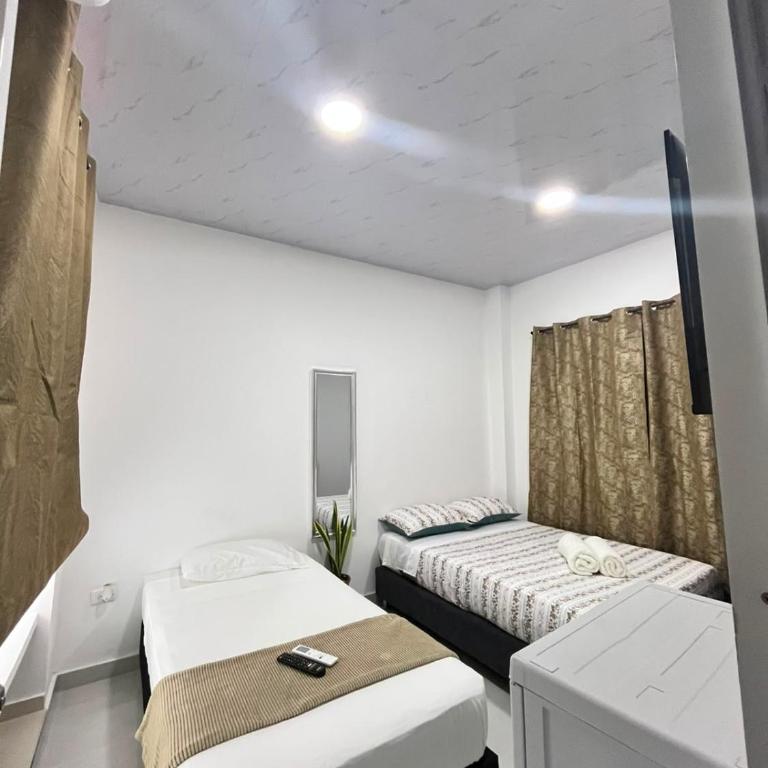 ESTRELLA DEL MAR - Triple Room with Private Bathroom - 2