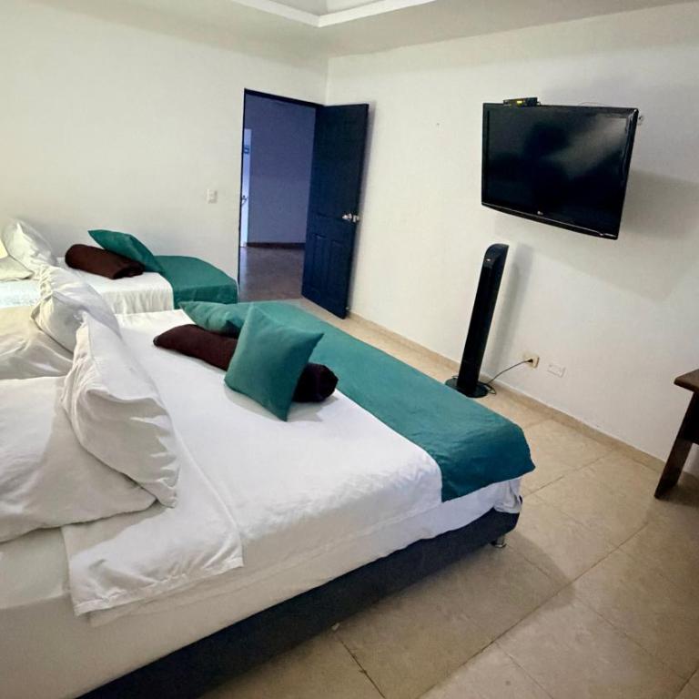 hotel turqueza inn - Habitación Cuádruple Superior - 3