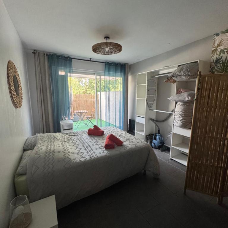 Agréable T2 traversant RDC avec terrasse - balcon - Parking 2 places - Clim portative - Appartement 1 Chambre - 6