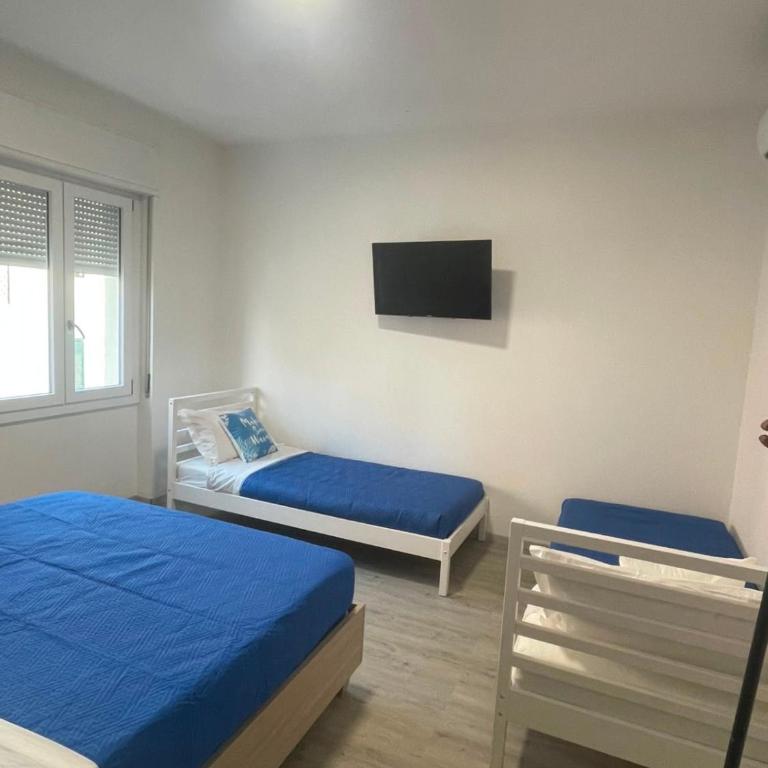 Blue Aura - Camera Familiare con Bagno Privato - 2