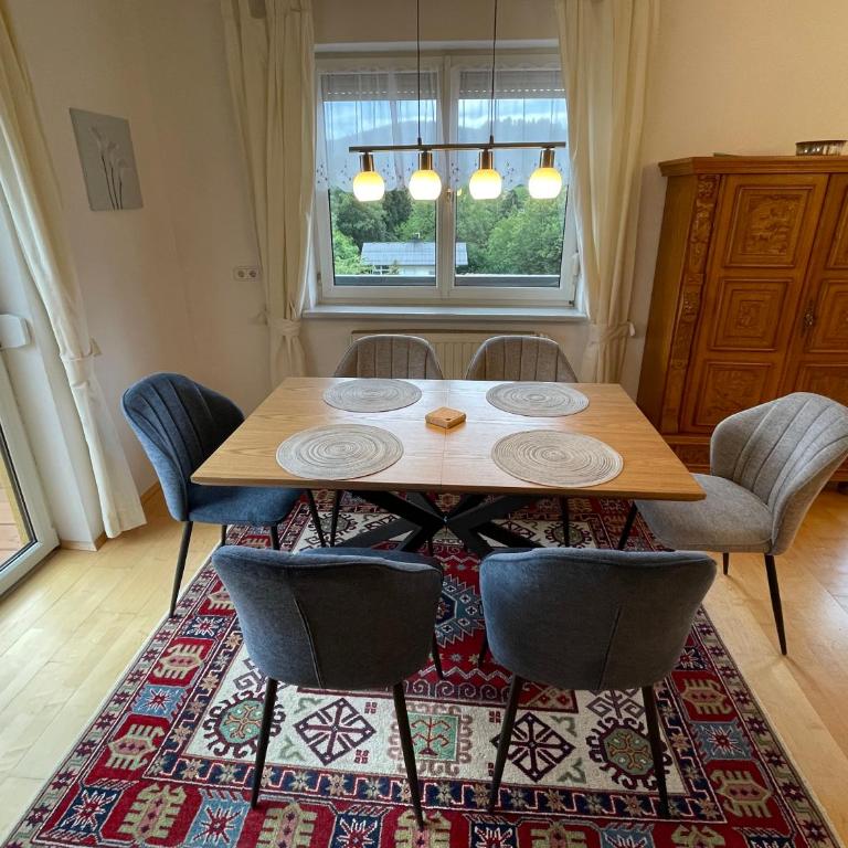 Ferienwohnung - 80qm - mit großer Loggia und Balkon - Apartment mit 2 Schlafzimmern - 5
