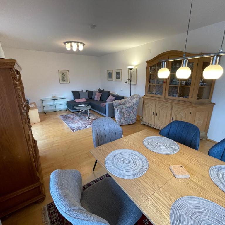 Ferienwohnung - 80qm - mit großer Loggia und Balkon - Apartment mit 2 Schlafzimmern - 2