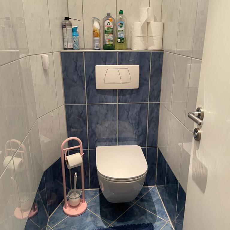 Ferienwohnung - 80qm - mit großer Loggia und Balkon - Apartment mit 2 Schlafzimmern - 18