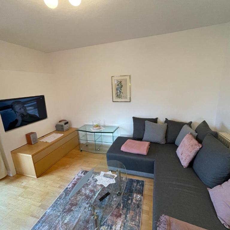 Ferienwohnung - 80qm - mit großer Loggia und Balkon - Apartment mit 2 Schlafzimmern - 4
