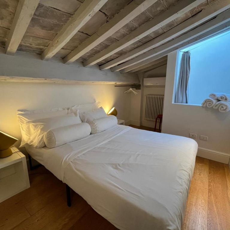 Fossi Central Living - Appartamento con 2 Camere da Letto - 16