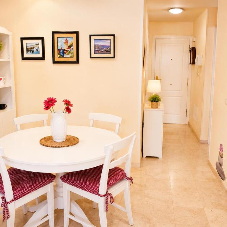 Oasis Palm Mar by HelloApartments - Apartment - 60
