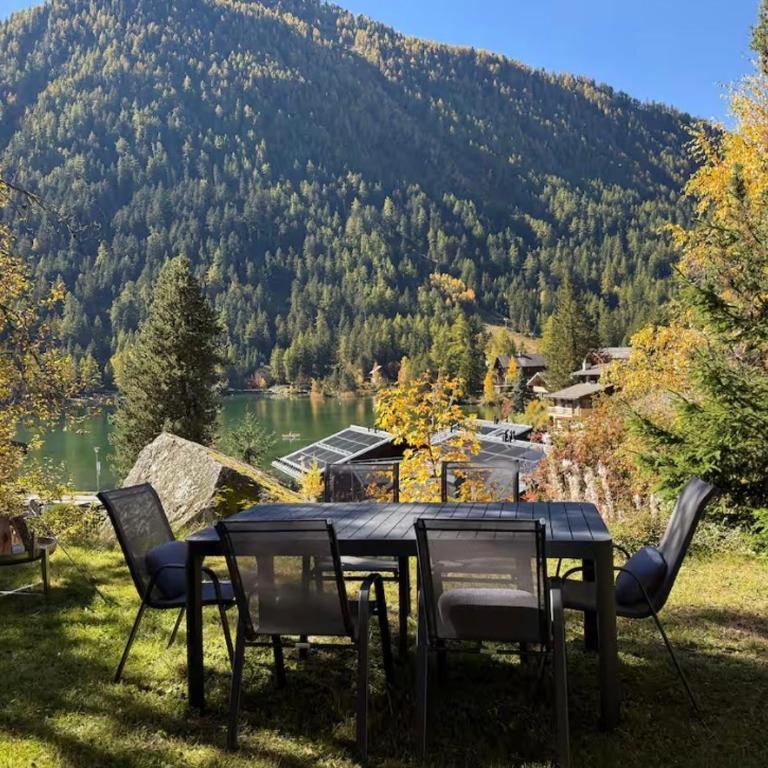 Chaletwohnung am See mit traumhaftem Bergblick - Apartment mit 2 Schlafzimmern - 3