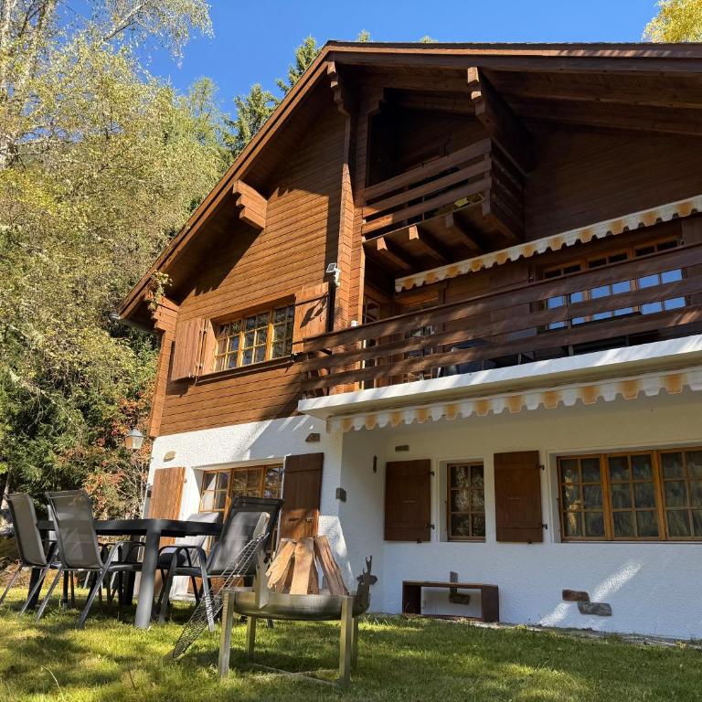 Chaletwohnung am See mit traumhaftem Bergblick - Apartment mit 2 Schlafzimmern - 4