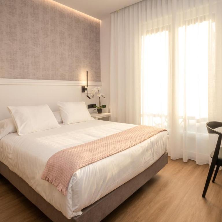 Príncipe de Vergara Rooms - Chambre Double avec Balcon - 5