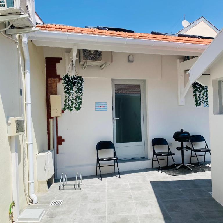 Plage et centre ville à pied, la Pinasse est une maison duplex climatisée avec ménage, draps et serviettes inclus - One-Bedroom House - 12