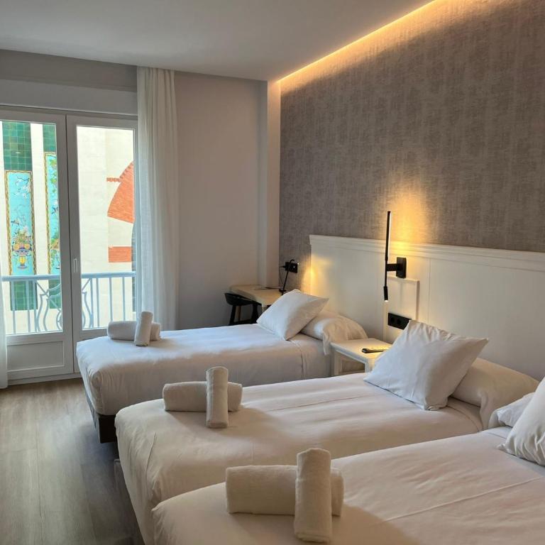Príncipe de Vergara Rooms - Chambre Triple avec Balcon - 5